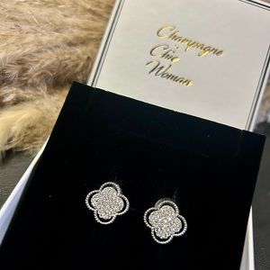 🚨SOLD🚨Lucky Clover Four Leaf 925 Silver Stud Cubic Zirconia Platinum Earrings